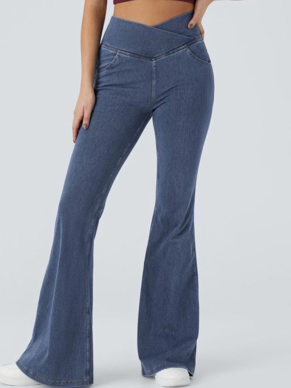 Halara Flex High Waisted Crossover
Pocket Washed Casual Jeans Size Large 12/14